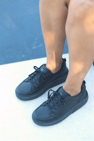 Giyno Deri Siyah Kadın Sneaker